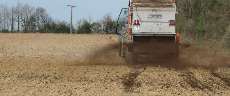 Fin des apports de fumiers avant maïs au 1er mai