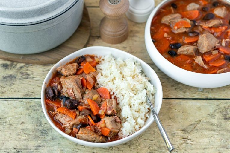 Comment un sauté de veau aux olives peut transformer votre dîner en un festin savoureux ?