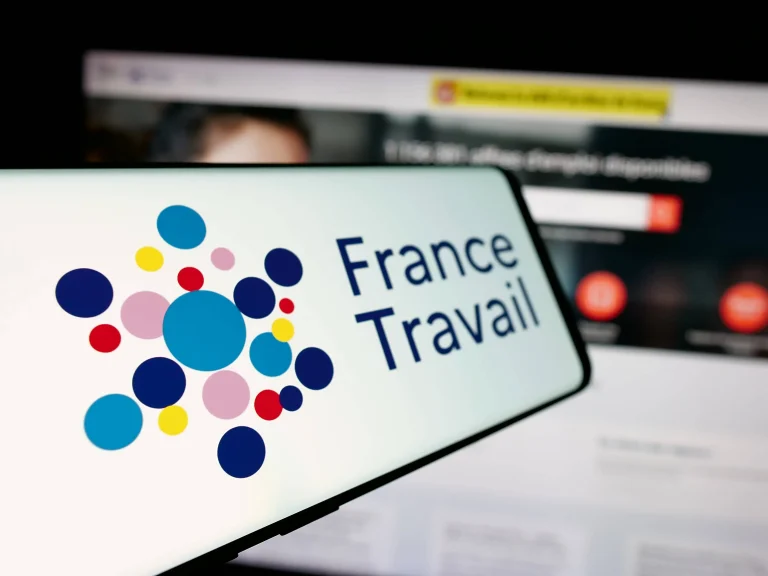 Emploi : une baisse de 6,5 % des recrutements en 2026, vers une précarité accrue ?