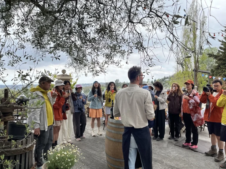 Nice Côte d’Azur : Un Playground pour Influenceurs ou une Illusion de Tourisme Durable ?