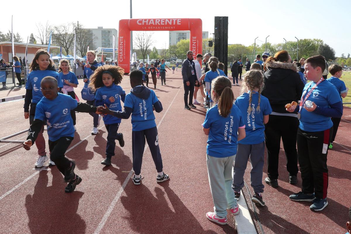 2.000 personnes à Ma Campagne : la fête en bleu pour l’autisme en Charente