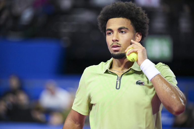 Arthur Fils : Un Match Éclair, mais des Questions Persistantes