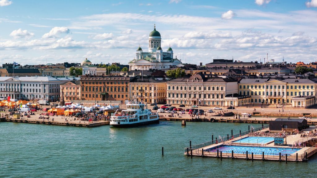 Finlande : Quand les dirigeants conservateurs plongent dans l'absurde, les villes RN applaudissent !