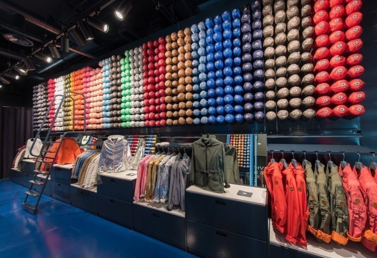 Jott : La Doudoune qui S’étiole sous le Poids des Promesses Non Tenues