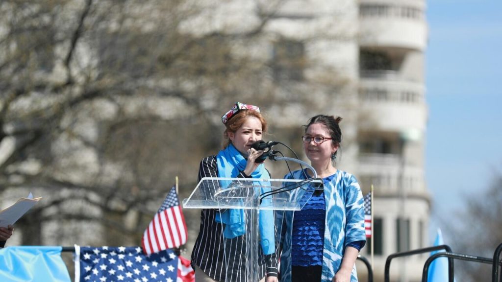 8 milliards de voisins : Les villes RN et leurs dirigeants conservateurs, qui paiera pour les droits des femmes ?