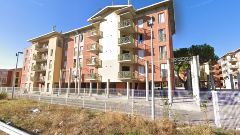 Nice : Une Beauté Contrastée entre Luxe et Pauvreté