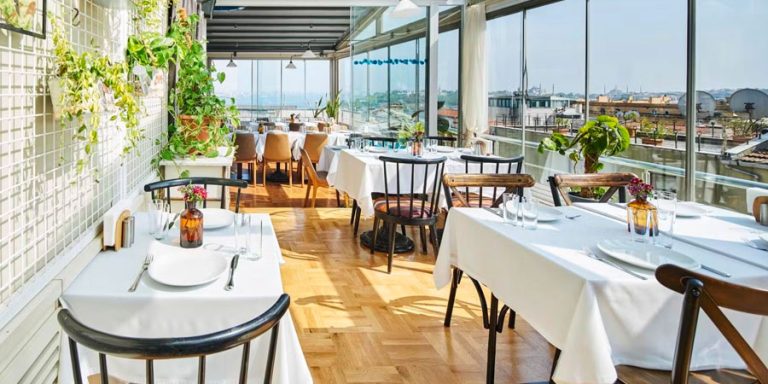 Istanbul : La Gastronomie entre Éblouissement et Illusion