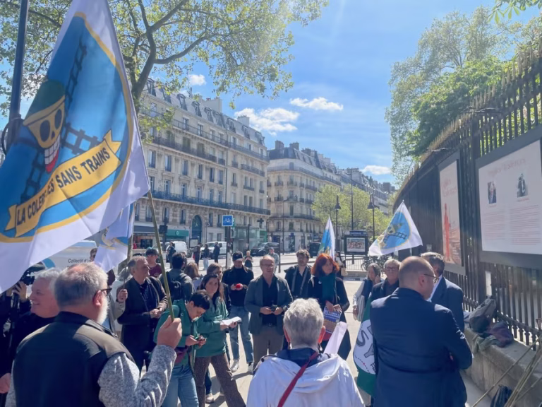 La Révolte des Sans-Trains : Quand le Sénat Ignore les Territoires Isolés