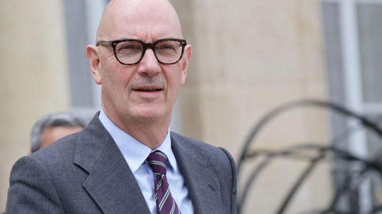 Kérosène : Roland Lescure reçoit les compagnies aériennes pour préparer l&rsquo;été 2023.