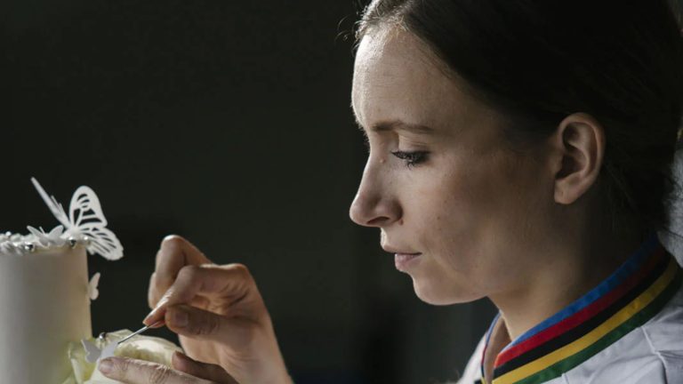 La Pâtisserie : Un Spectacle de Manipulation au Château de Fontainebleau