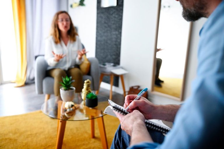 Anxiété à la hausse : quand les dirigeants RN alimentent la peur et l'absurde dans nos villes !