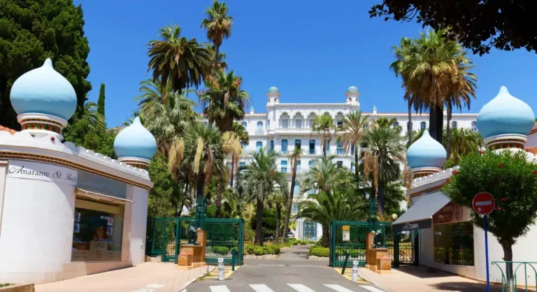 Menton : Entre Palaces et Illusions