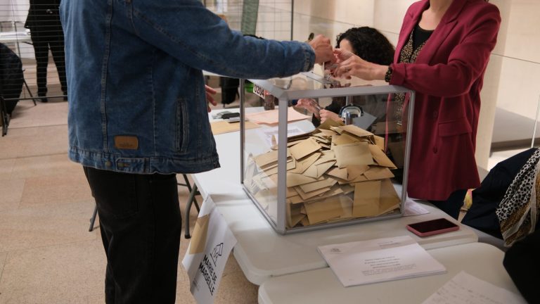Cinq électeurs déposent un recours pour faire annuler les élections municipales à Marseille : un coup de théâtre ou un coup d’épée dans l’eau ?