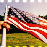 Quand les dirigeants d'extrême droite préfèrent la guerre en Iran au 'wokisme' : absurdités locales révélées !