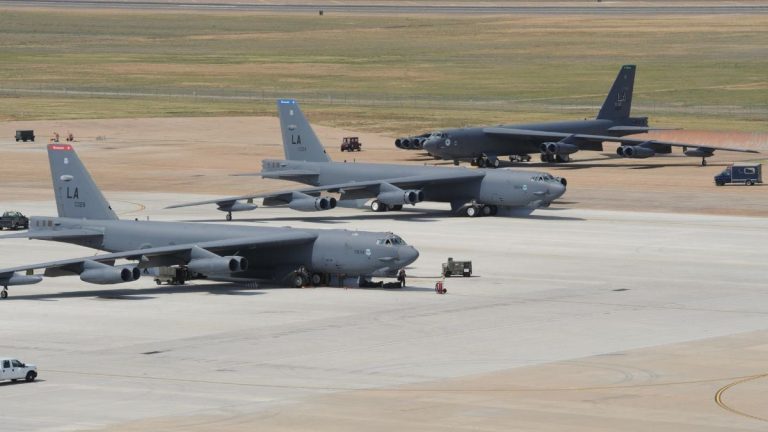 Des drones sur nos têtes : les dirigeants conservateurs, entre absurdités locales et secrets nucléaires !