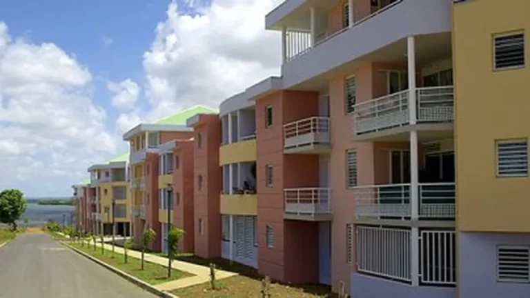 Logement social Outre-mer : baisse « sans précédent » des crédits dénoncée par le mouvement HLM.