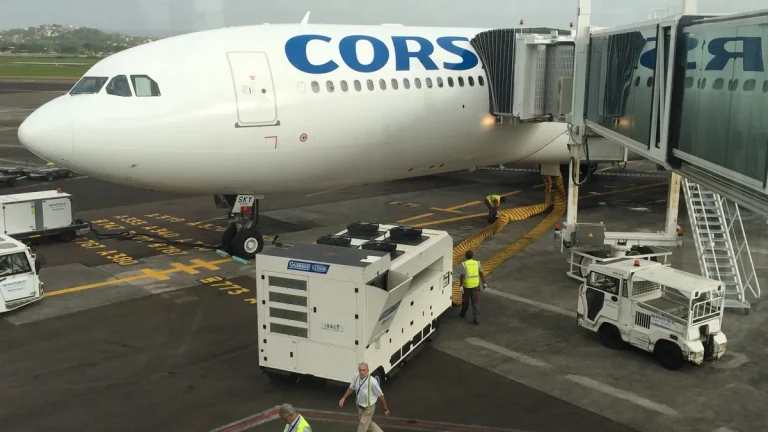 Un vol Corsair perturbé par la météo et un lancement de fusée