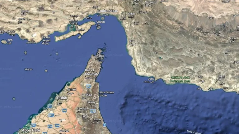 Le Détroit d&rsquo;Ormuz : Un Ballet Tragique de Contradictions