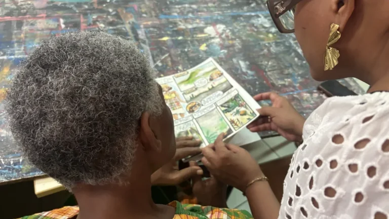 Quand la jeunesse joue les intermédiaires : un spectacle intergénérationnel qui cache bien des réalités