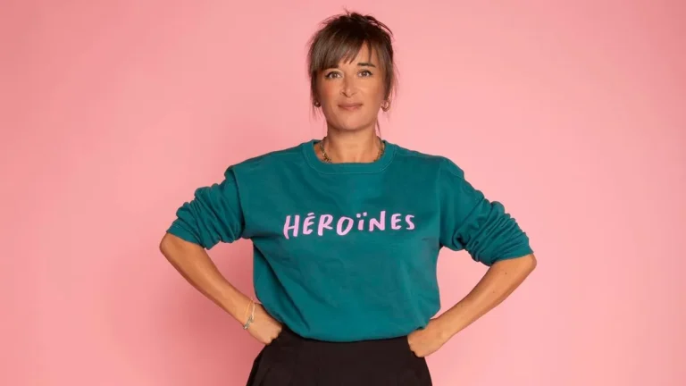 Héroïnes : Quand le Théâtre Déconstruit les Stéréotypes et Réveille les Consciences