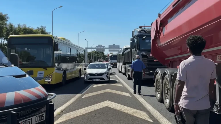 La Réunion : la grève des transporteurs suspendue, mais l&rsquo;angoisse demeure