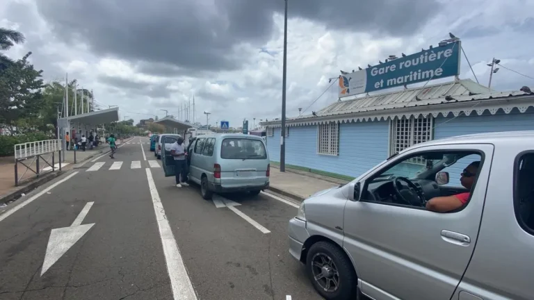 Grève des Transports : Quand le Droit à la Mobilité Devient un Luxe