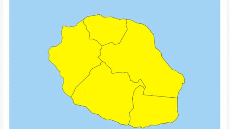 La Réunion sous le déluge : Quand la météo devient le miroir des incohérences politiques