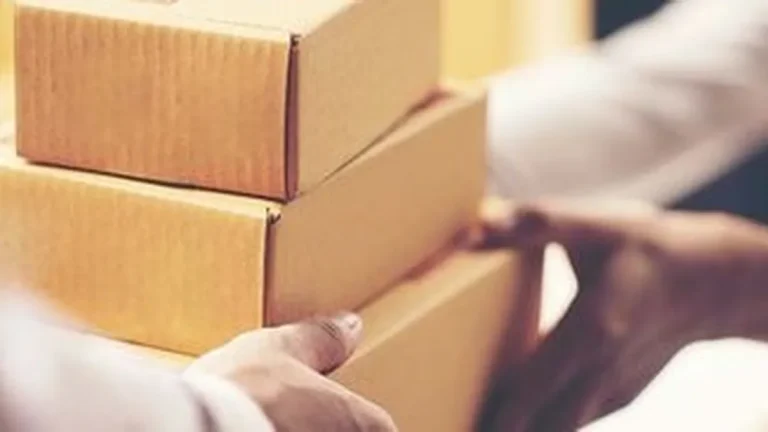 La Poste s&rsquo;attaque aux défis de la réexpédition en Outre-mer