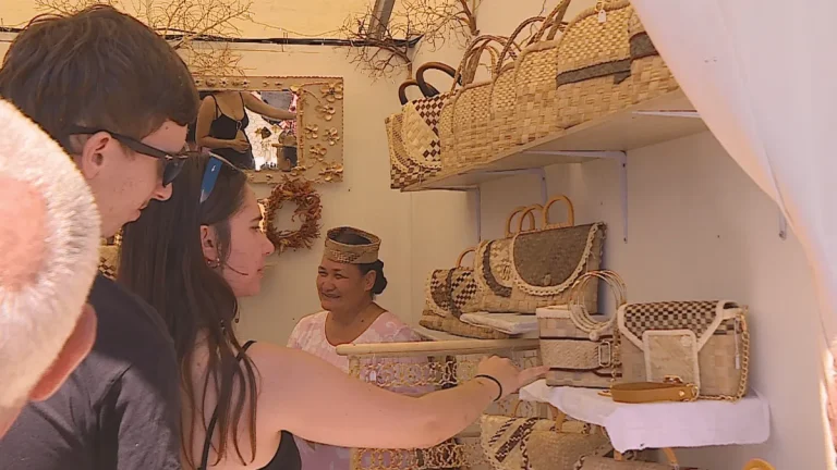 Salon Made in fenua : succès du 25e anniversaire à To&rsquo;ata pour les artisans locaux.