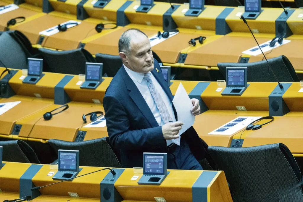 Fabrice Leggeri, l'ex-patron de Frontex, sous enquête pour complicité de crimes : les dérives des dirigeants RN exposées !