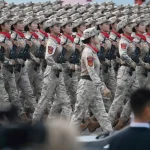 2 millions de soldats, 275 milliards : la Chine défie les États-Unis pendant que nos dirigeants se disputent !