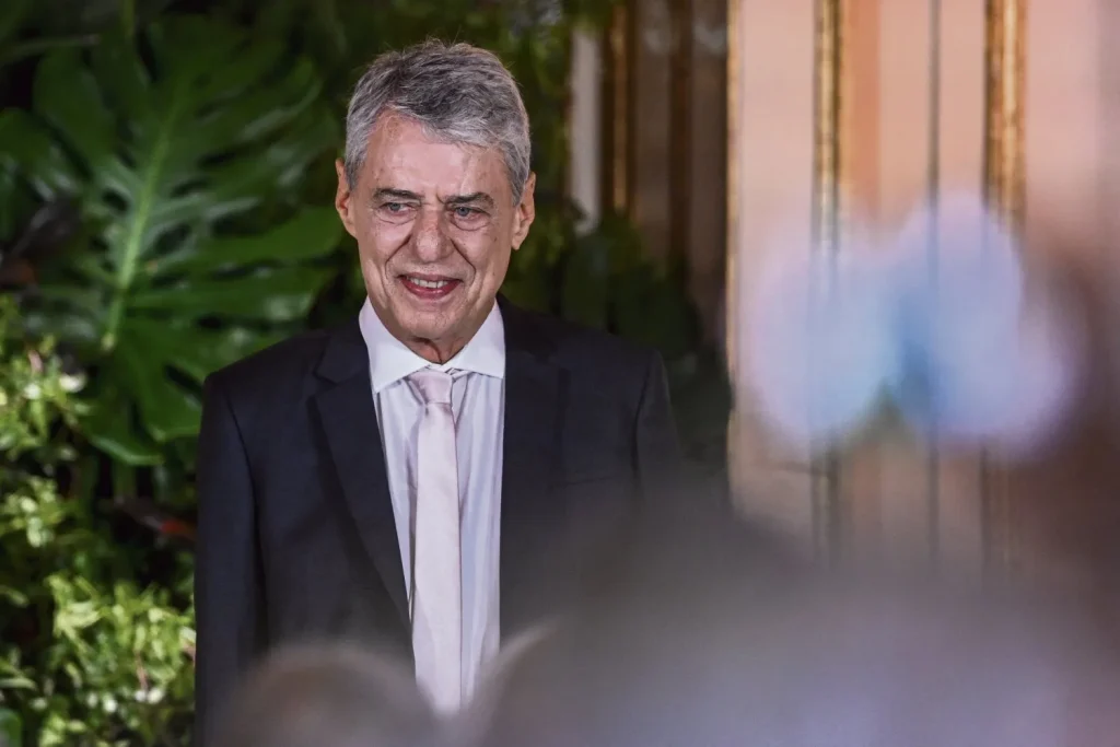 Chico Buarque à La Havane : quand la solidarité dérange les conservateurs et leurs absurdités locales