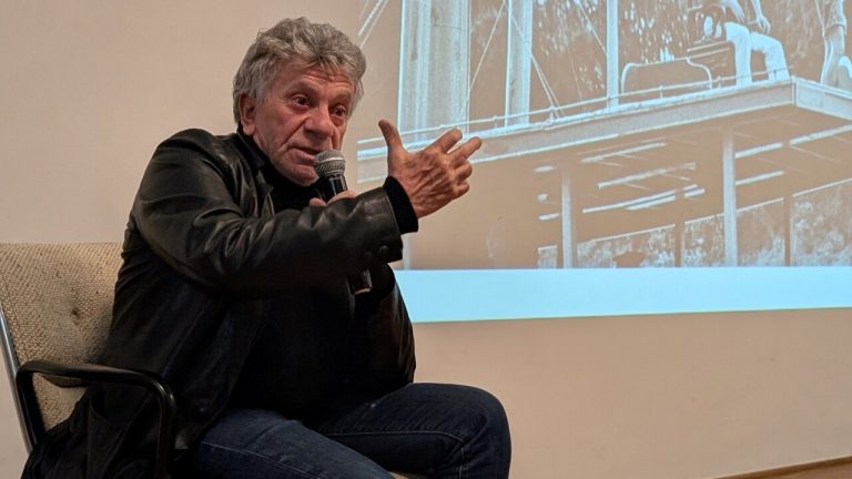 "Pour que personne ne puisse dire on ne savait pas", Patrick Chauvel témoigne de 50 ans de photojournalisme