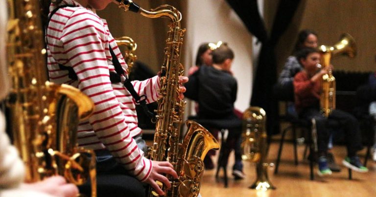Erstein : l&rsquo;équilibre délicat entre douceur et rigueur dans l&rsquo;orchestre scolaire