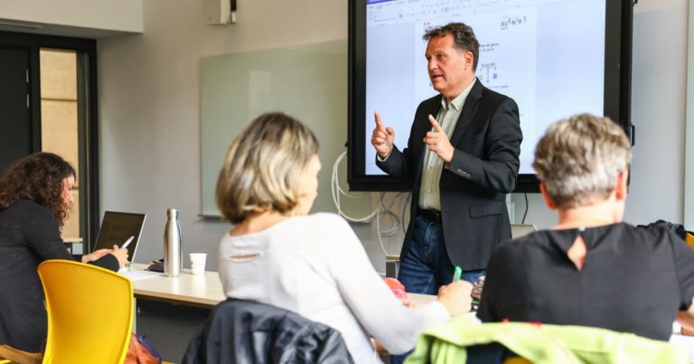 Un Diplôme Universitaire pour Orienter les Enseignants