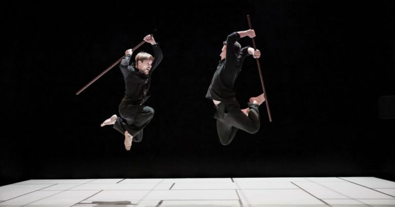 Quand l&rsquo;art se mêle à la comédie : une danse sur le fil du rasoir