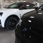 Carburants en flèche : les villes RN face à l'absurde, les voitures électriques en sauveurs inattendus !