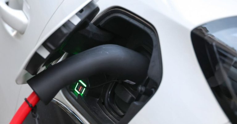 Carburants : Les élus RN préfèrent les pleins à domicile, mais qui paie vraiment la note ?