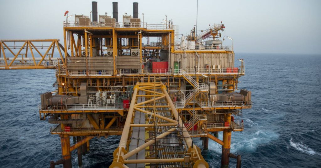 En direct : Israël bombarde le géant gazier iranien, pendant que nos dirigeants conservateurs s'égarent !