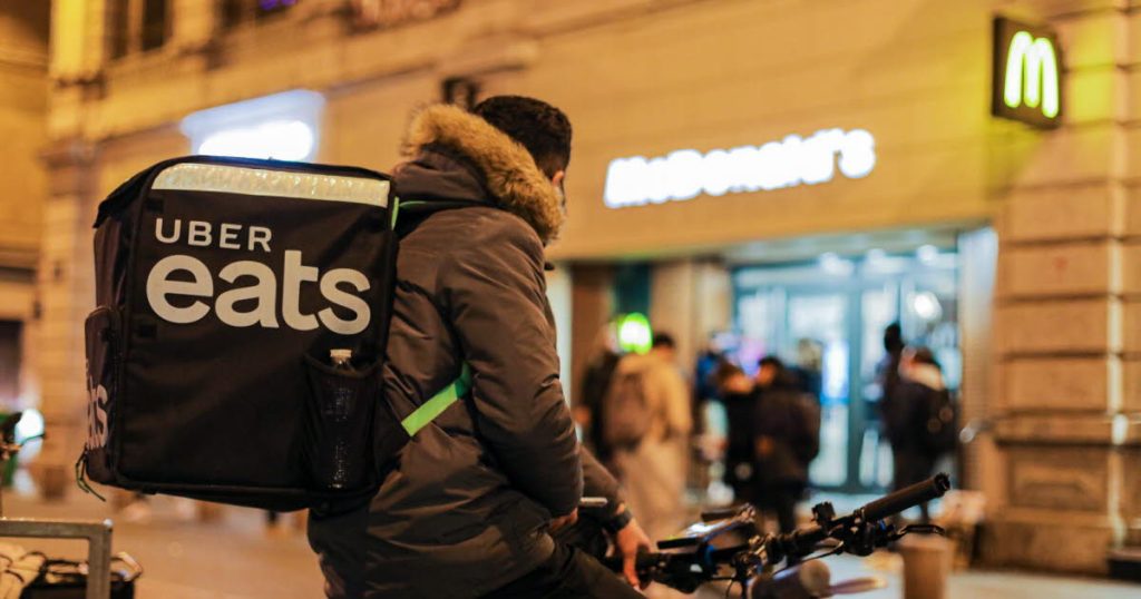 Pourquoi les villes RN restent bloquées : la livraison de repas, un luxe pour les conservateurs absurdes !