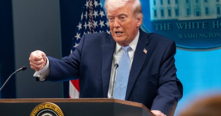 Trump brandit la menace nucléaire contre l'Iran : les conservateurs et leurs absurdités locales en pleine guerre !