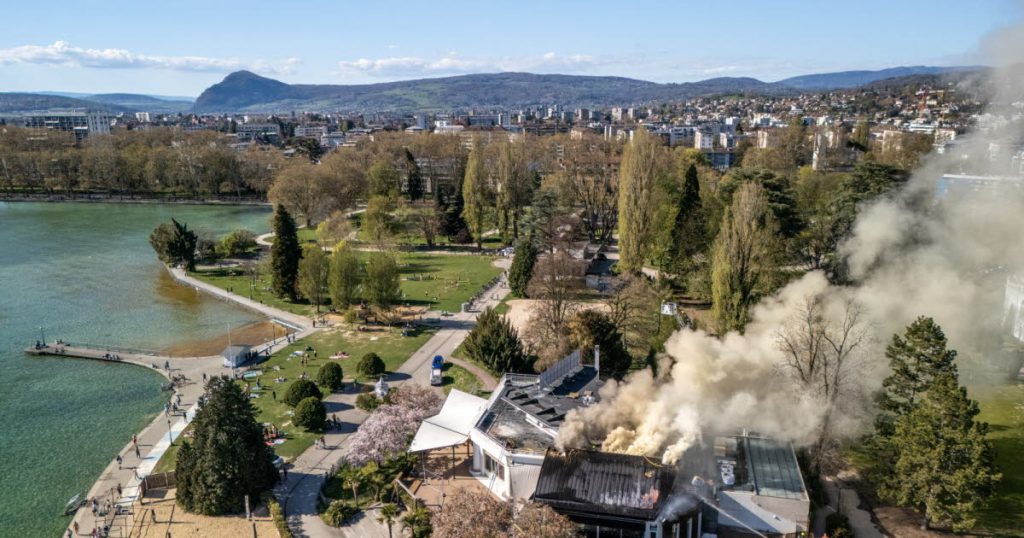 Annecy : Le Pop Plage en flammes, les conservateurs en vacances, où passer l'été dans ce chaos ?