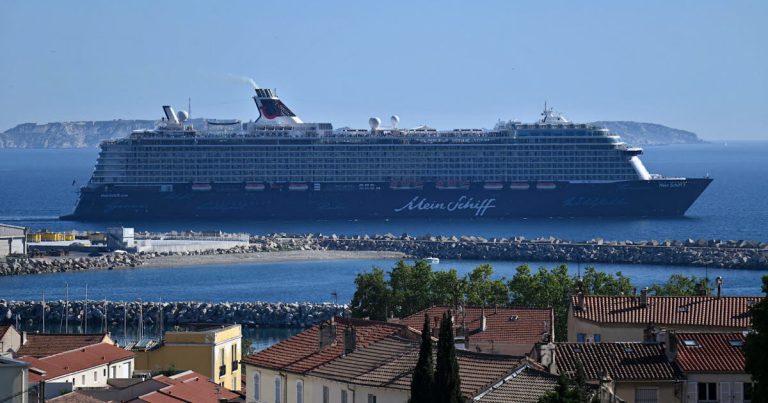 À Marseille, les paquebots se branchent au réseau électrique : un progrès ou une farce des dirigeants ?!
