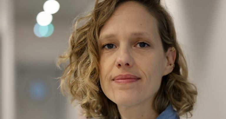 Quand la Simplification Rime avec Absurdité : L&rsquo;Art de la Dérive Politique