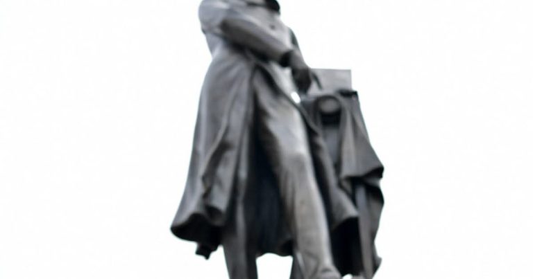 Airbnb : La Taxe de Séjour, un Parfum de Miracle Économique ?