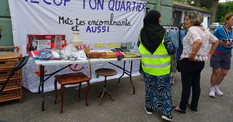 Récup’ton quartier : Un recyclage de façade dans un monde en décomposition