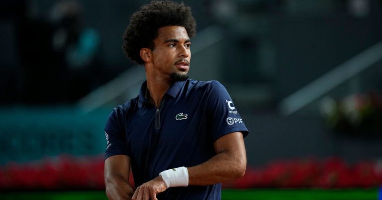Arthur Fils affrontera Jannik Sinner en demi-finale du tournoi de Madrid.