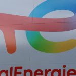 TotalEnergies maintient le plafonnement des prix à la pompe malgré les accusations de spéculation.