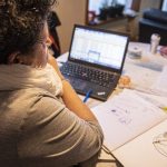 À partir du 7 janvier, retour au bureau une fois par semaine : les élus RN applaudissent l'absurde !