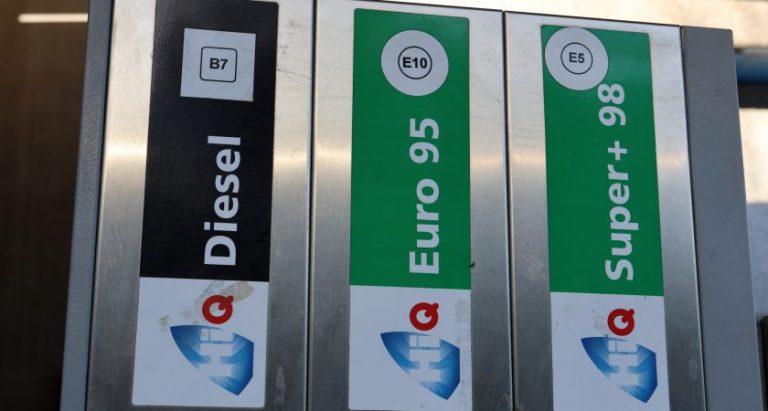 Diesel à 2,2 euros : les villes RN plongent dans l'absurde pendant que leurs dirigeants se taisent !